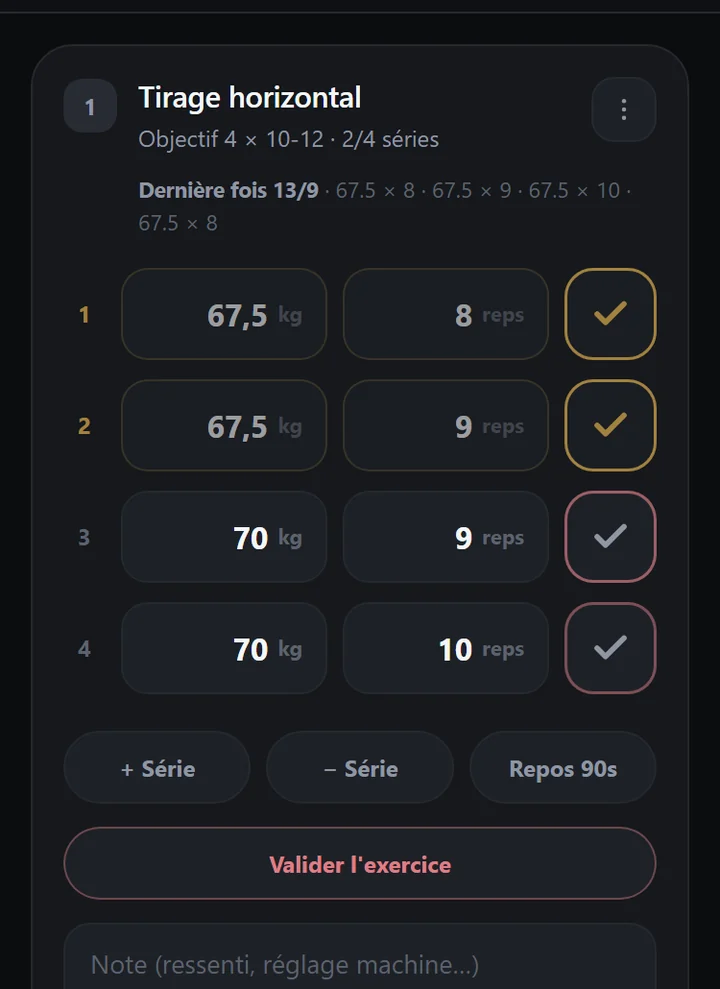 Écran de l'application Hoist montrant un exercice en cours avec quatre séries, chacune avec sa charge, son nombre de répétitions et une coche de validation.